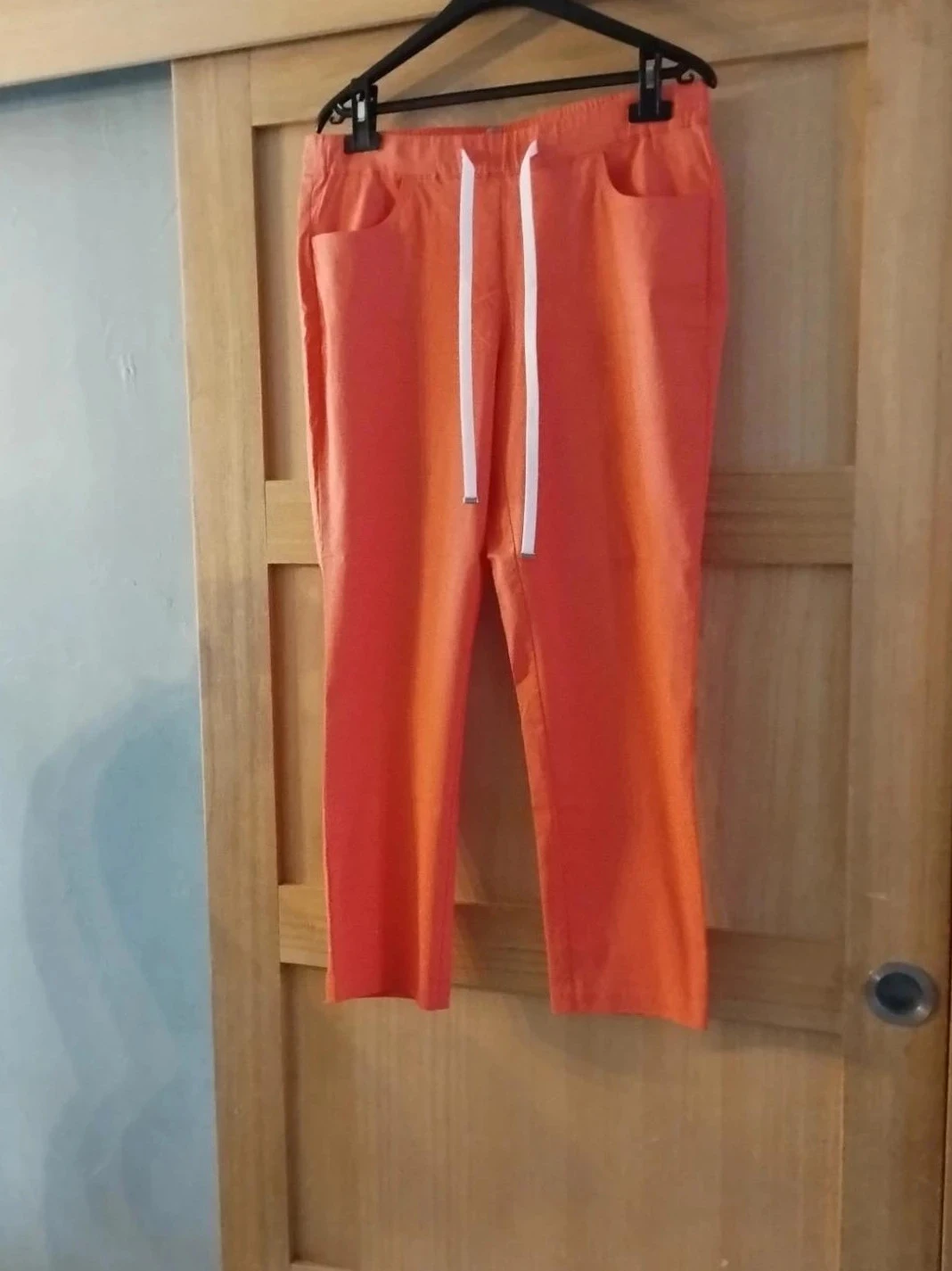 Pantalon moulant rose vif, Ascari T42